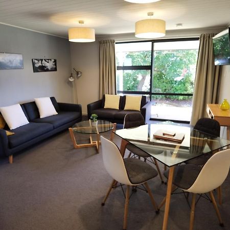 Milford Road Apartments Те-Анау Экстерьер фото