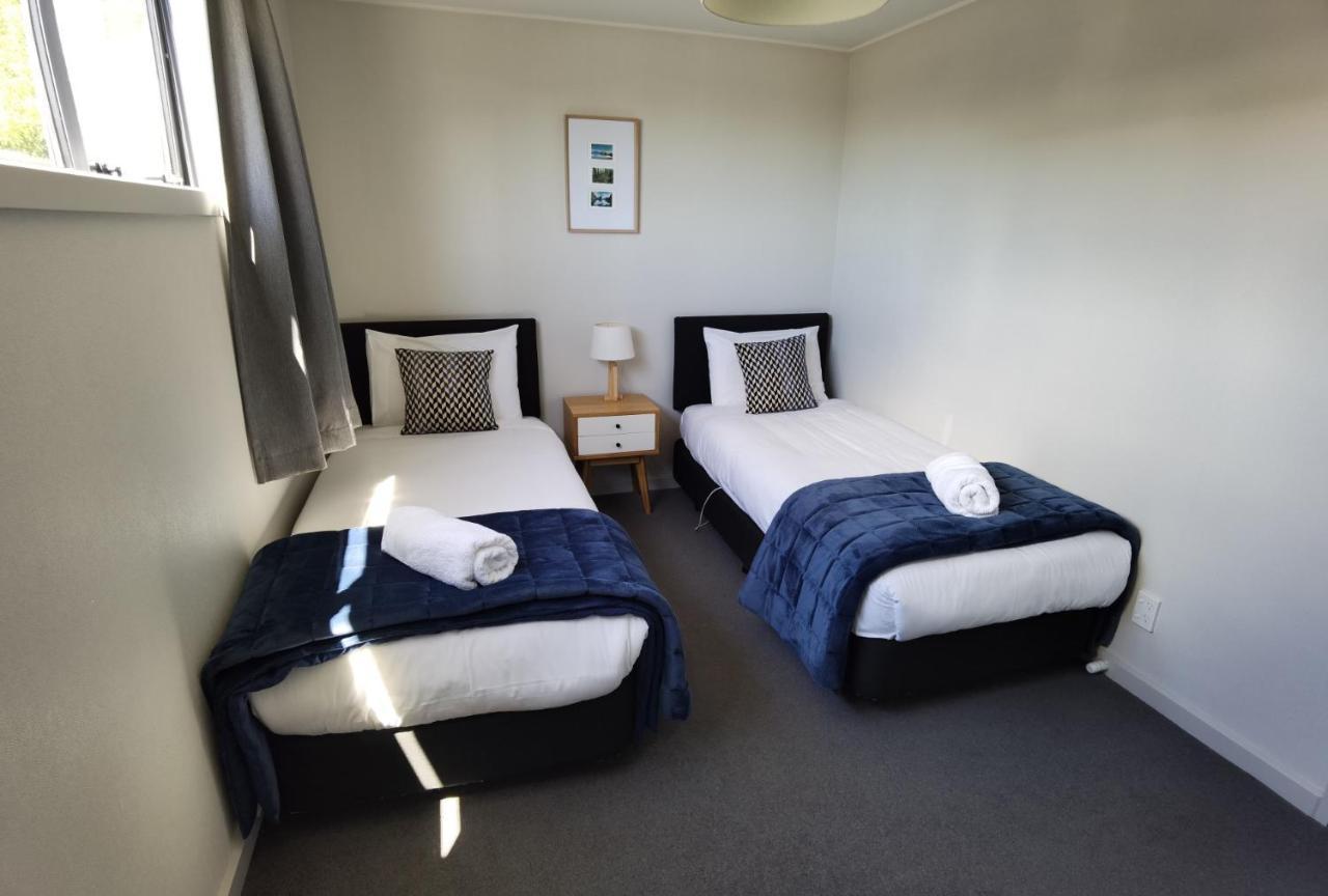 Milford Road Apartments Те-Анау Экстерьер фото