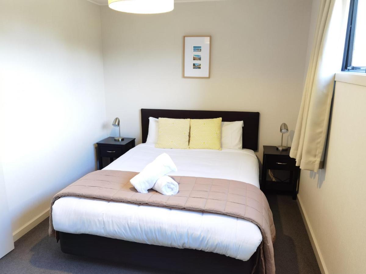 Milford Road Apartments Те-Анау Экстерьер фото