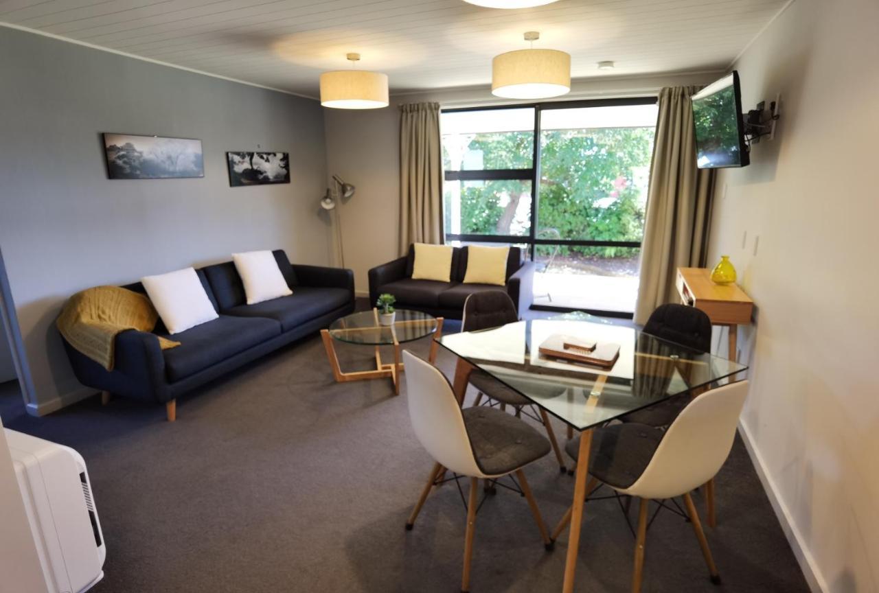 Milford Road Apartments Те-Анау Экстерьер фото