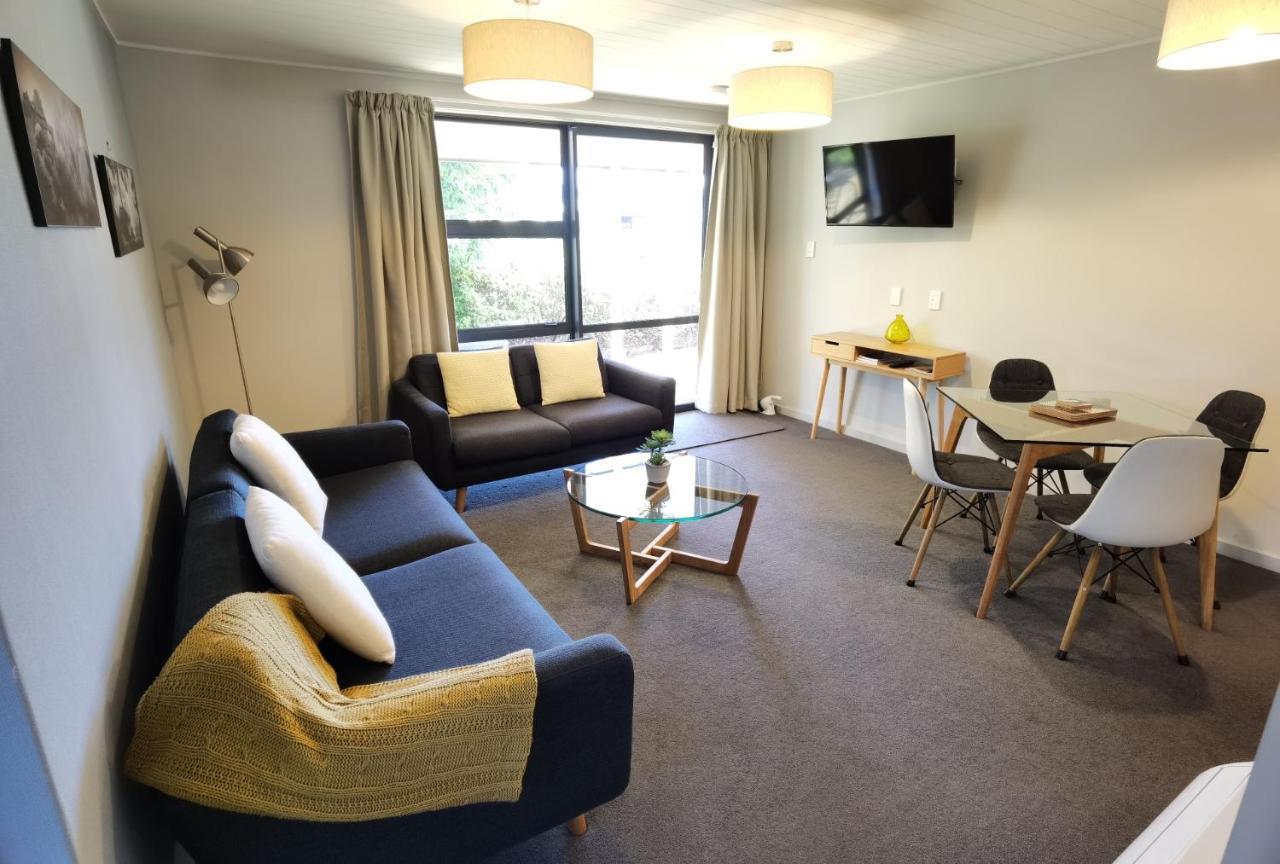Milford Road Apartments Те-Анау Экстерьер фото