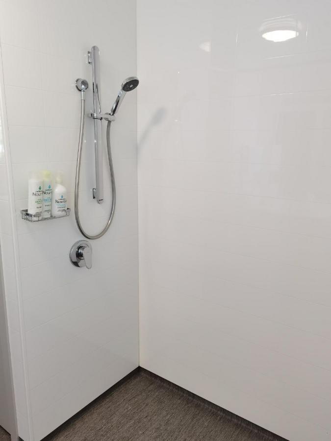 Milford Road Apartments Те-Анау Экстерьер фото